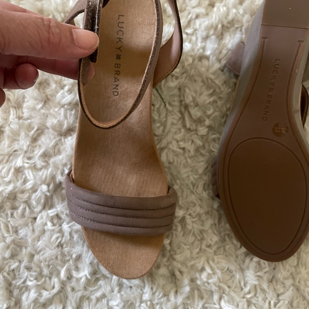 Platform Sandals - Picture 4 of 4